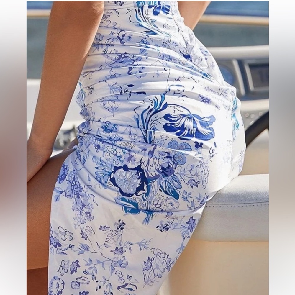 MAISY WHITE & BLUE FLORAL MIDI DRESS ALAMOUR THE LABEL - Picture 2 of 4